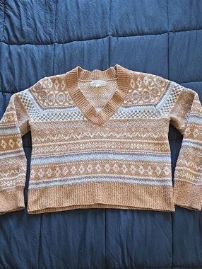 Wild Skye Cozy Patterned V‑Neck Sweater in Camel and Cream